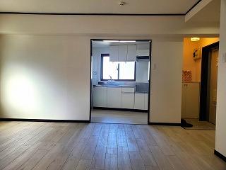 �y���ԁE���r���O�z�@