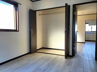 �y�����E���r���O�z�@