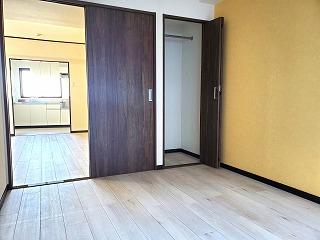 �y�����E���r���O�z�@