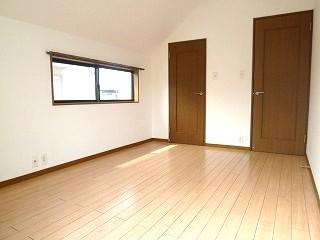 �y�����E���r���O�z�@