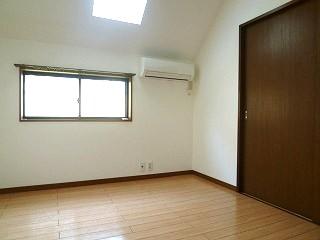 �y�����E���r���O�z�@