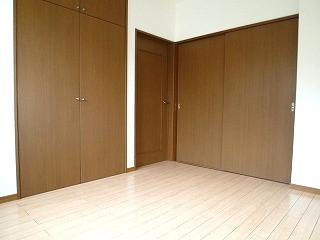 �y�����E���r���O�z�@