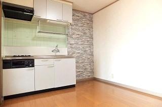 �y���ԁE���r���O�z�@���t�@�~���[�E�J�b�v���E���[���V�F�A���ɂ��X�X���I��