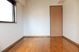 �y�����E���r���O�z�@