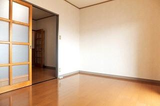 �y�����E���r���O�z�@