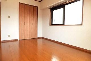 �y�����E���r���O�z�@