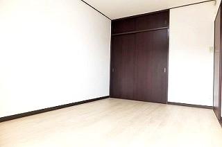 �y�����E���r���O�z�@