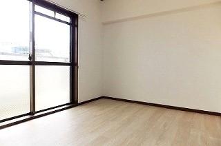 �y�����E���r���O�z�@