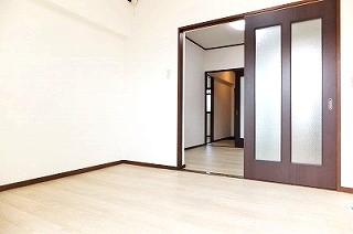 �y�����E���r���O�z�@