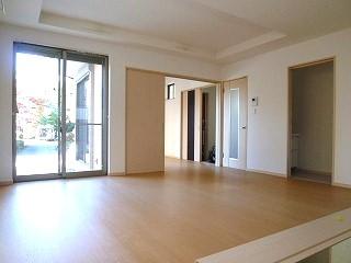 �y���ԁE���r���O�z�@��LDK13.25����