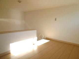 �y���[�z�@��2F�̗m��2�����ɂ̓��t�g���t���Ă��܂���