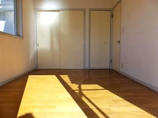 �y�����E���r���O�z�@