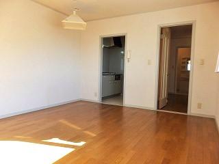 �y�����E���r���O�z�@