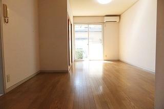 �y�����E���r���O�z�@