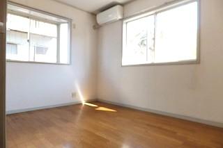 �y�����E���r���O�z�@