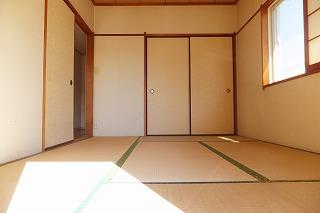 �y�����E���r���O�z�@