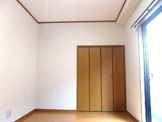 �y���ԁE���r���O�z�@��������̂�������2�ʍ̌��ł���