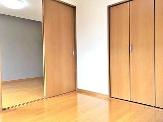 �y�����E���r���O�z�@