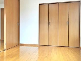 �y�����E���r���O�z�@