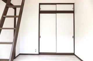 �y�����E���r���O�z�@