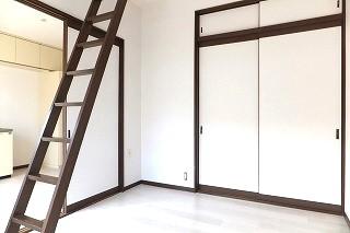 �y�����E���r���O�z�@