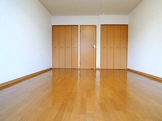 �y���ԁE���r���O�z�@