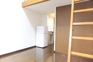 �y���ԁE���r���O�z�@�����E�N���X�̐F�͂������ɂ���ĈقȂ�܂�