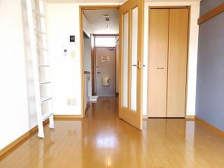 �y�����E���r���O�z�@