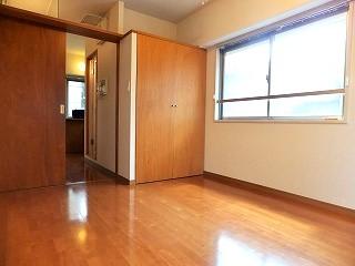 �y�����E���r���O�z�@