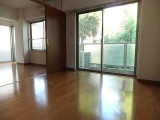 �y�����E���r���O�z�@