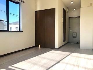 �y���ԁE���r���O�z�@