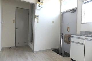 �y���ԁE���r���O�z�@