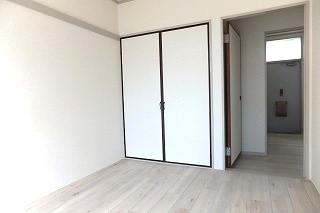 �y�����E���r���O�z�@