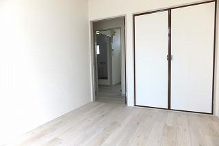 �y�����E���r���O�z�@