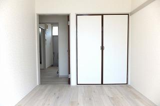 �y�����E���r���O�z�@