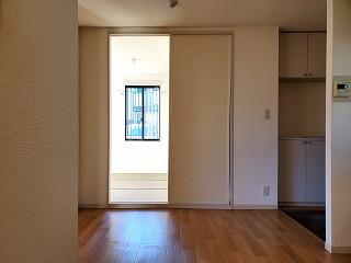 �y���ԁE���r���O�z�@