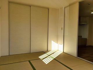 �y�����E���r���O�z�@