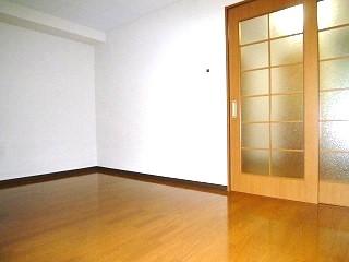 �y���ԁE���r���O�z�@