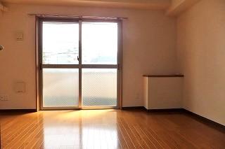 �y�����E���r���O�z�@