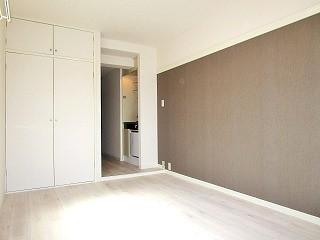 �y�����E���r���O�z�@