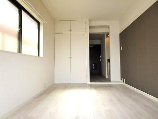 �y�����E���r���O�z�@