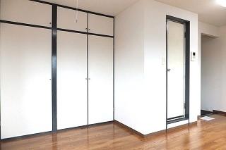 �y�����E���r���O�z�@