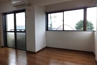 �y�����E���r���O�z�@