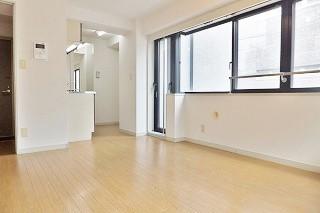 �y���ԁE���r���O�z�@���ǈ�ʂ̑��������ł��� ��1�����̎ʐ^