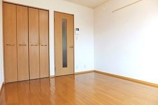 �y���ԁE���r���O�z�@