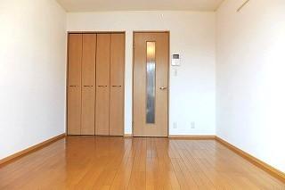 �y�����E���r���O�z�@