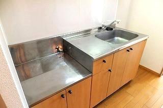 �y�L�b�`���z�@���܂Ȕ��u����L�߂̃L�b�`���ł���