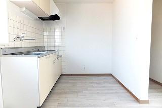 �y���ԁE���r���O�z�@