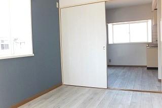 �y�����E���r���O�z�@