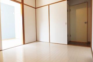 �y�����E���r���O�z�@